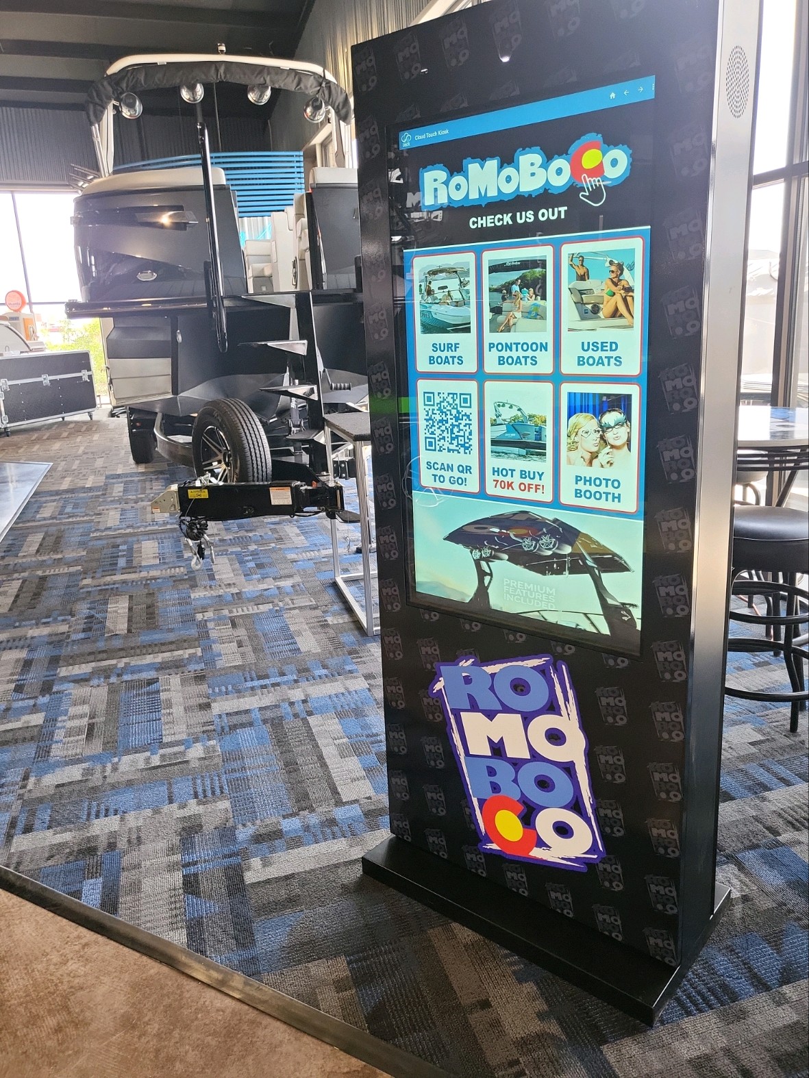 touchscreen-rental-kiosk-exhibitor-outdoor