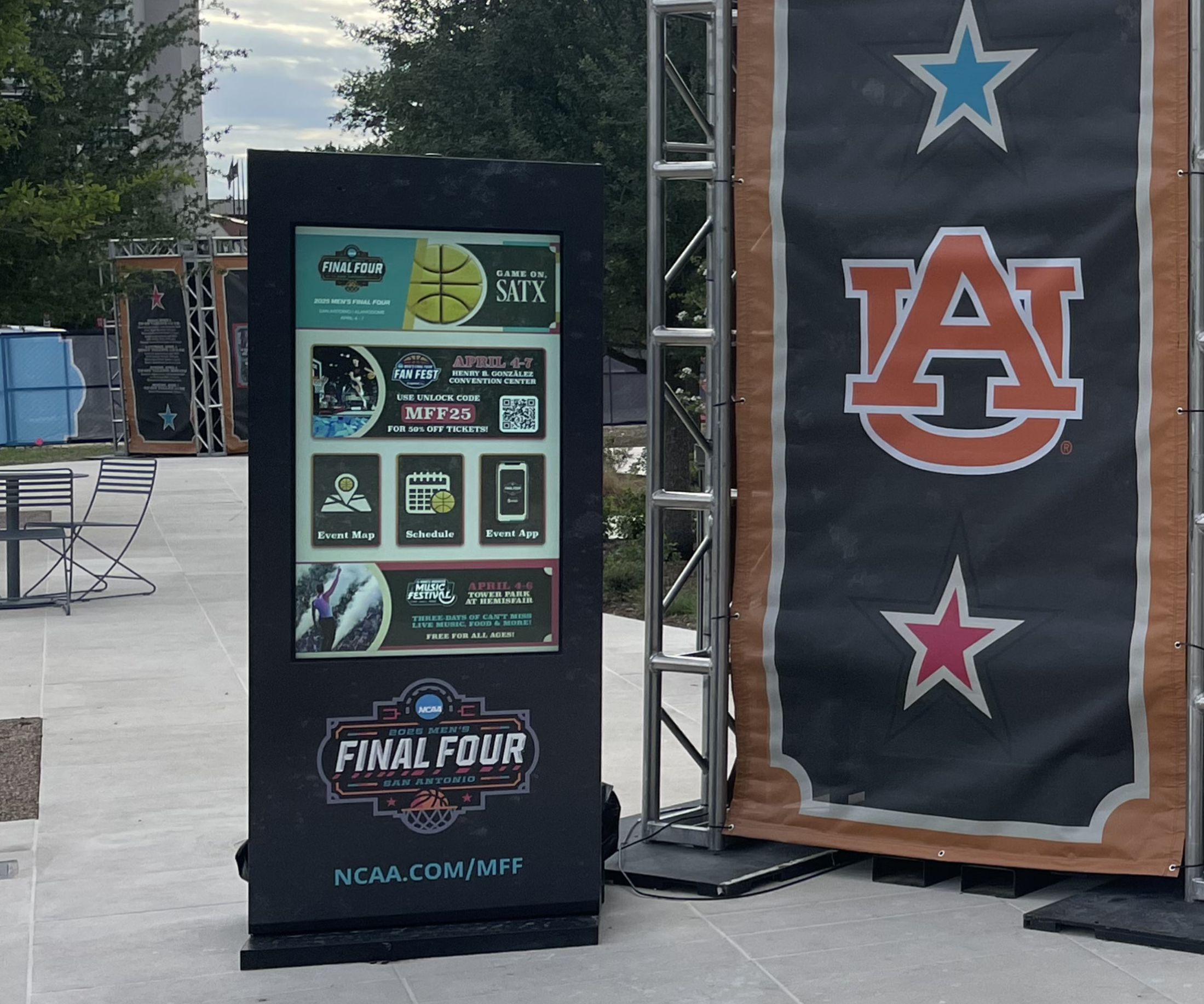 outdoor-touch-screen-kiosk-rental-NCAA-Final-Four